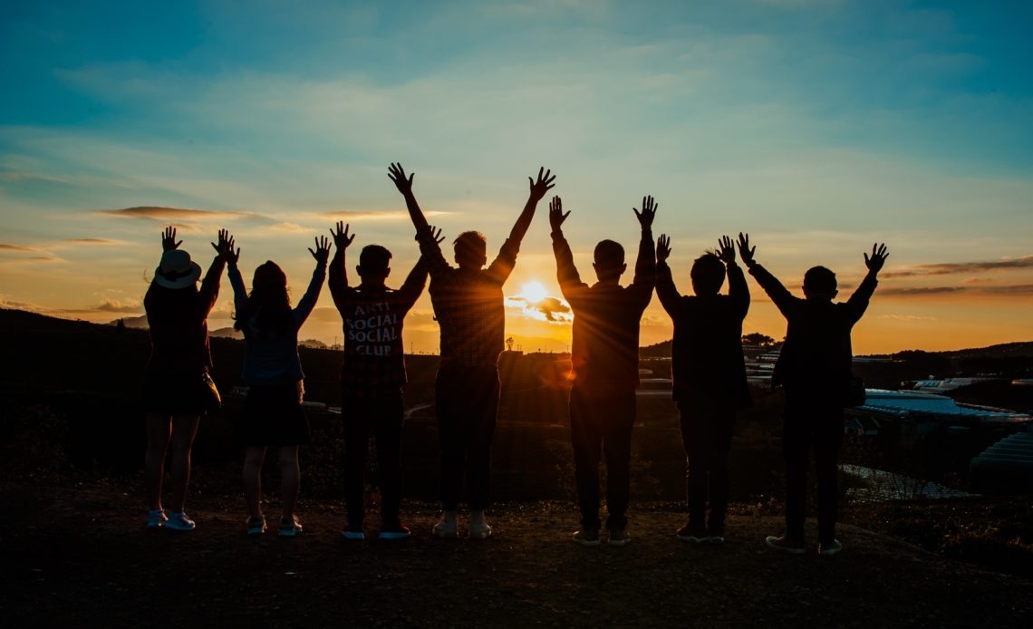 Groupe coucher soleil