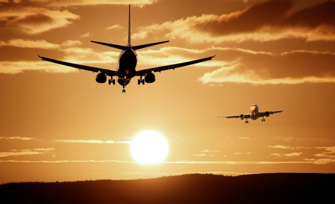 Trouver un billet d'avion pas cher : destinations et astuces pour voyager à moindre coût